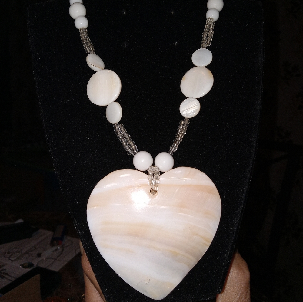 Exquisite Heart shaped seashell necklace